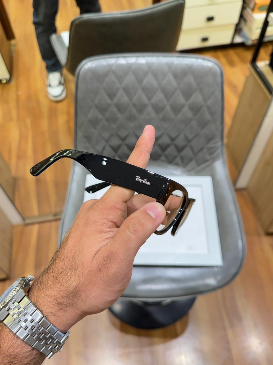 RayBann 0840 Black Premium Frame