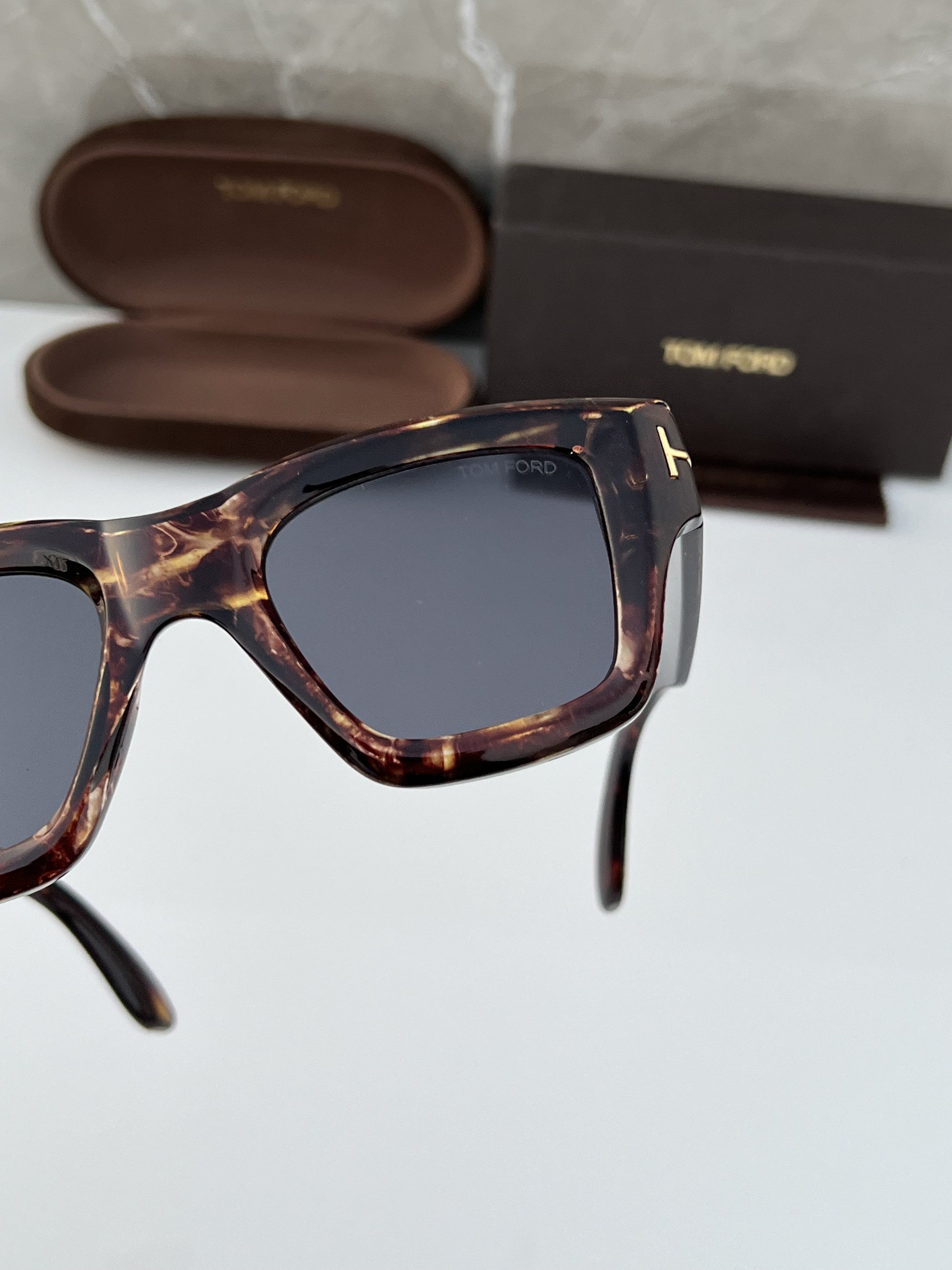 Tomforrd 4184 Tiger Black