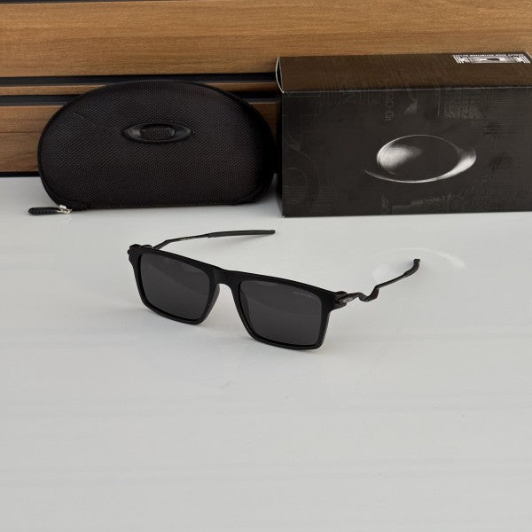 Oakle.y 8801 black