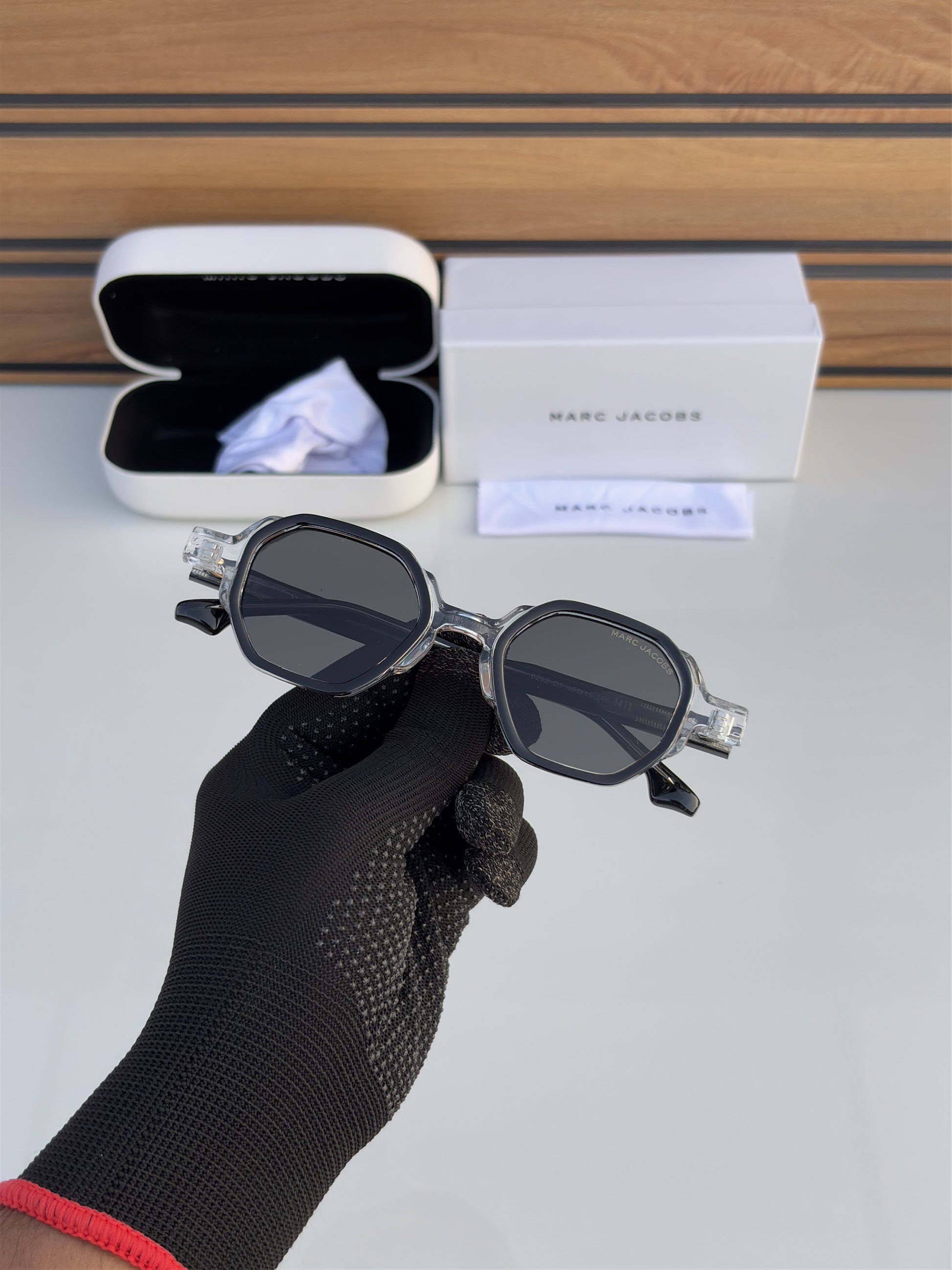 Marcc jacobbs 6262 transparent black