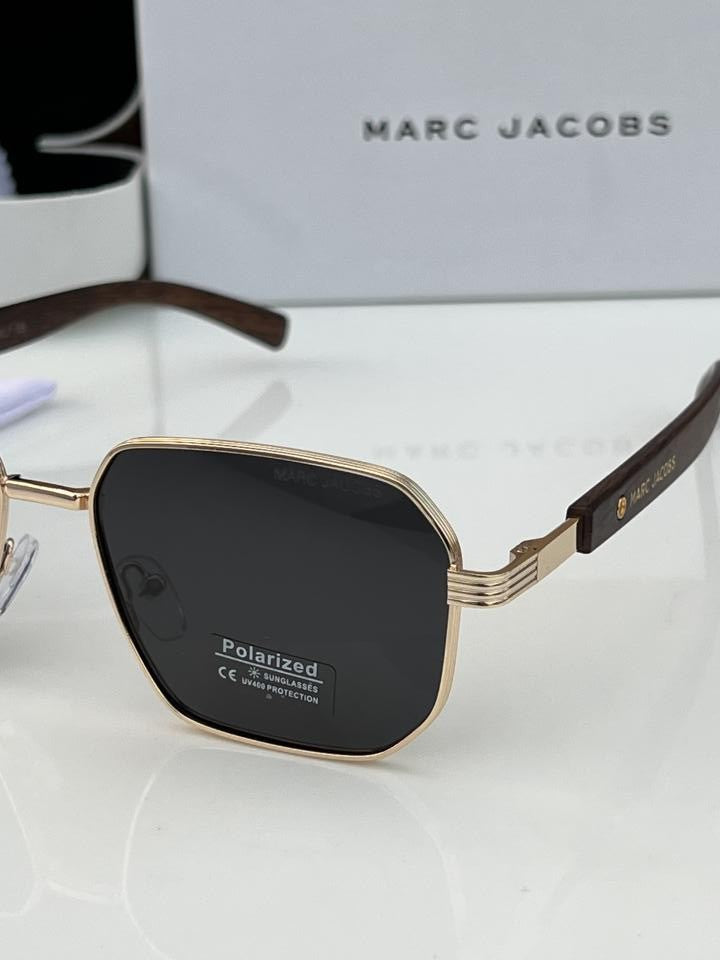 Marcc jacobss 14103 gold black