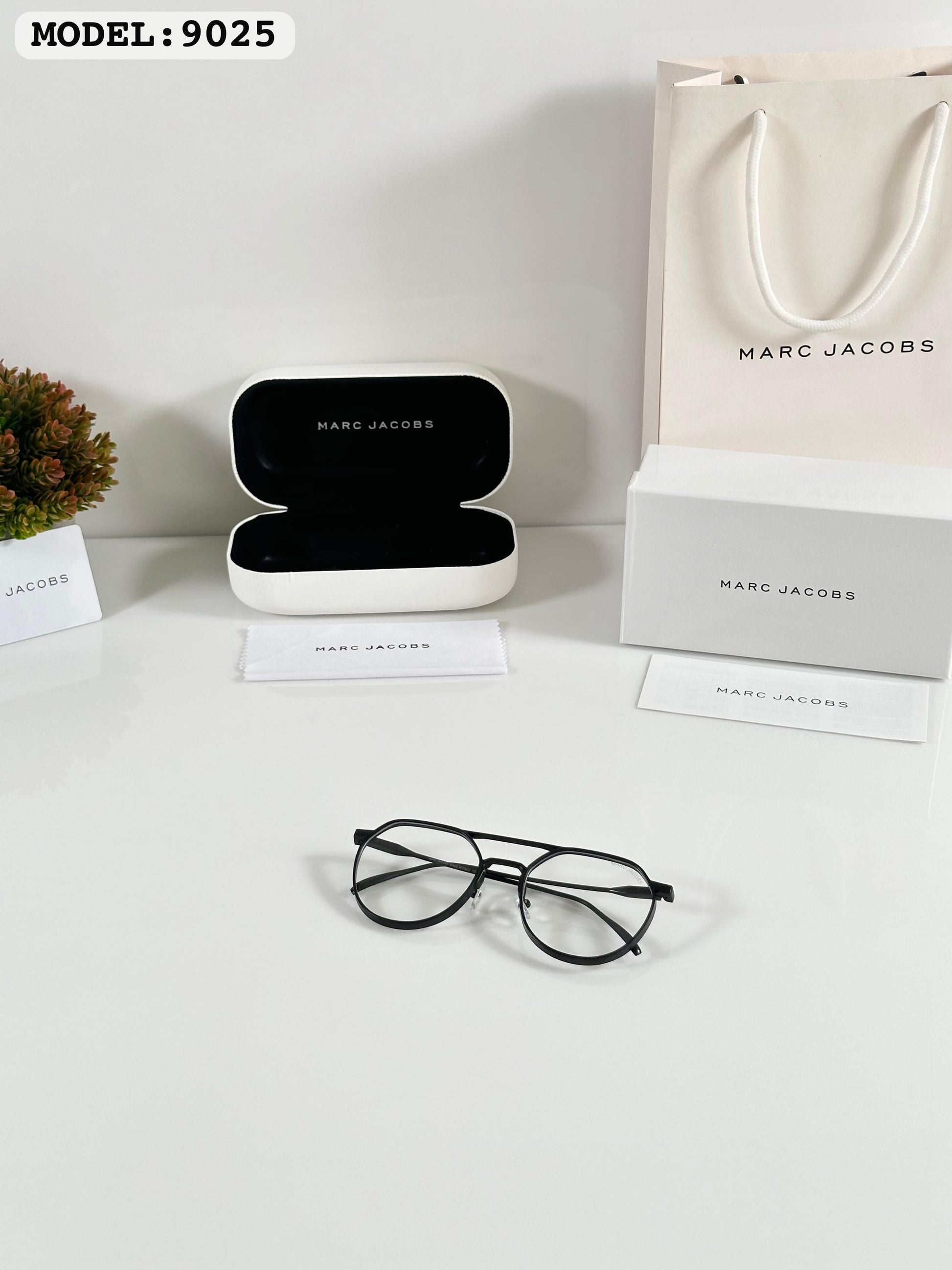 MARCc JACOOBS 9025 BLACK FRAME