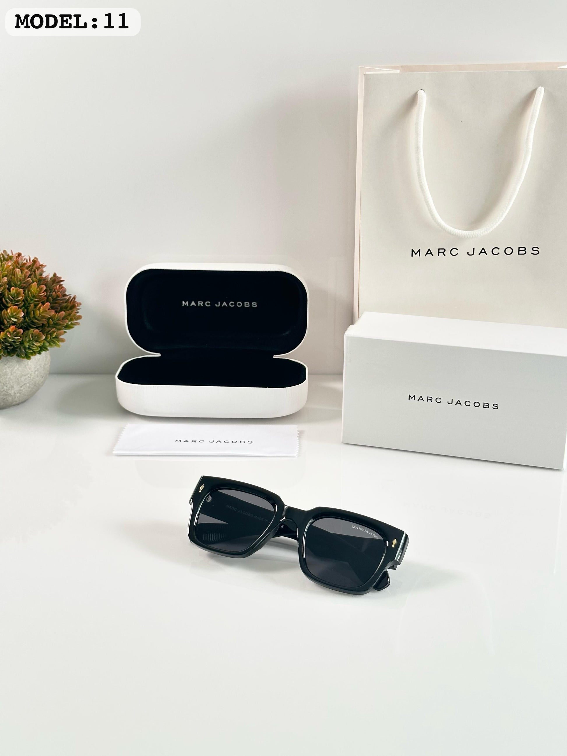MARCC JACOBSS 11 BLACK