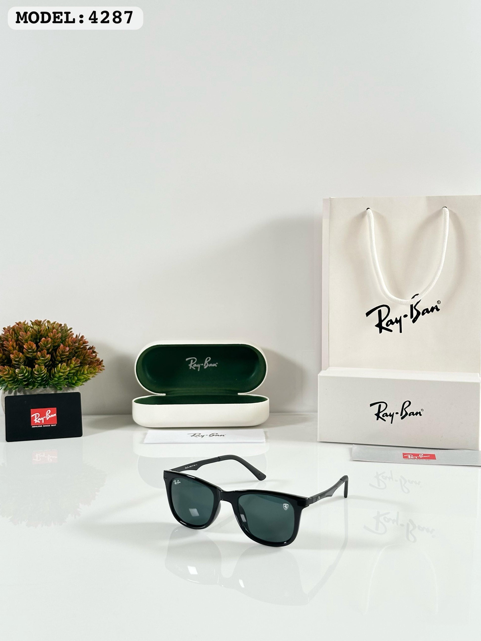 RAYBANN 4287 BLACK GLASS