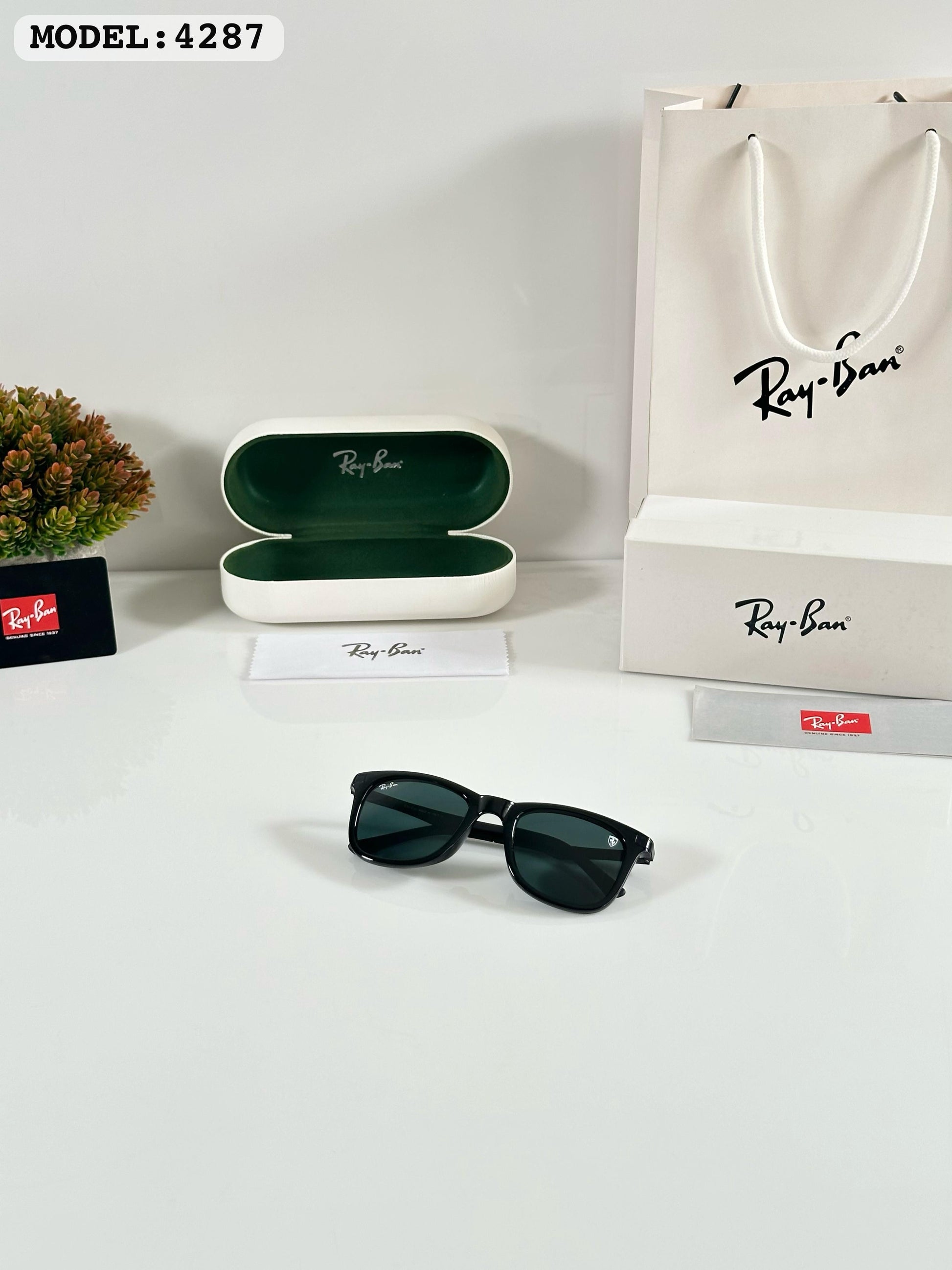 RAYBANN 4287 BLACK GLASS