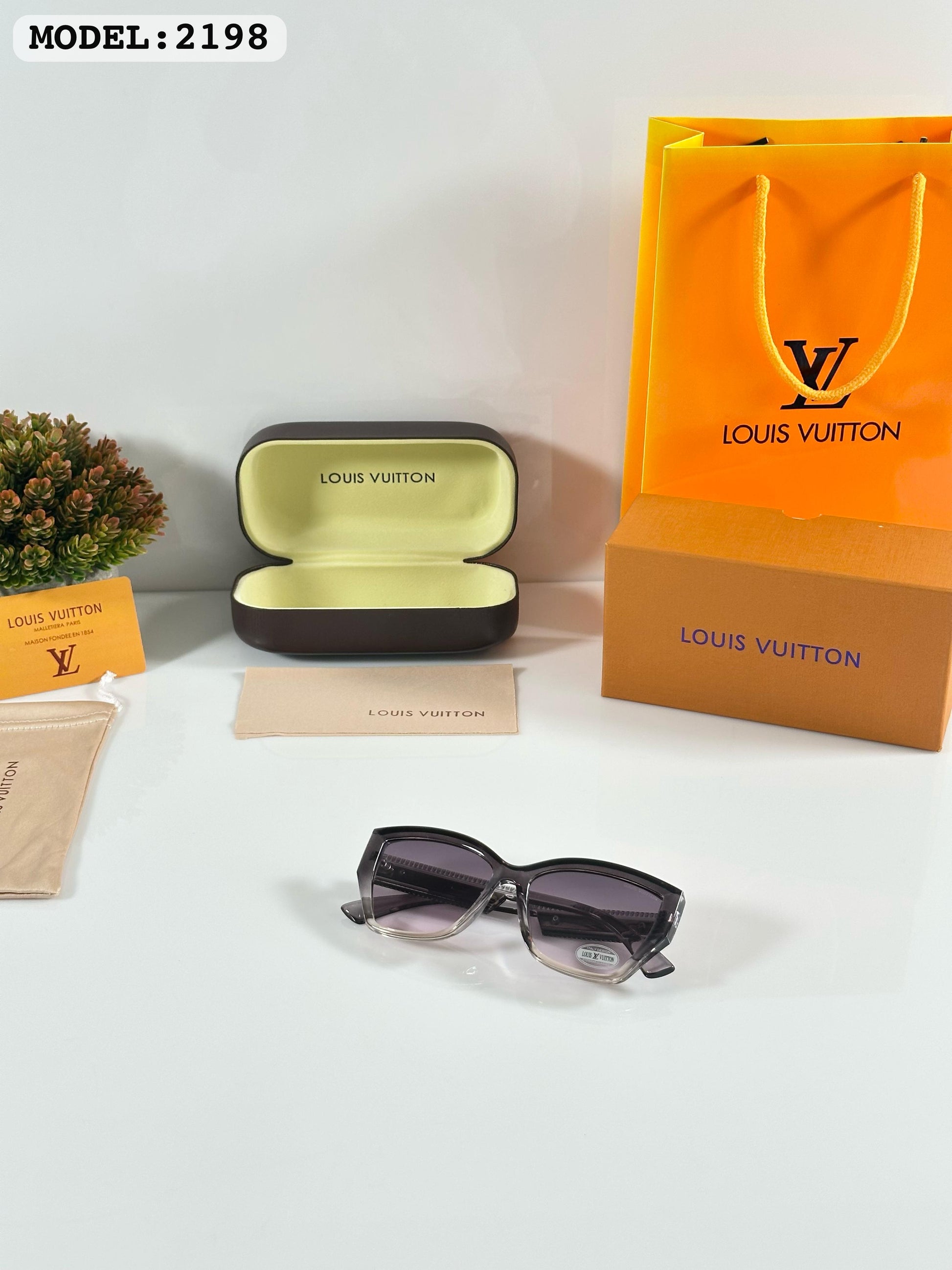 Louiss Vuittonn 2198 Grey Women (Luxora Exclusive)