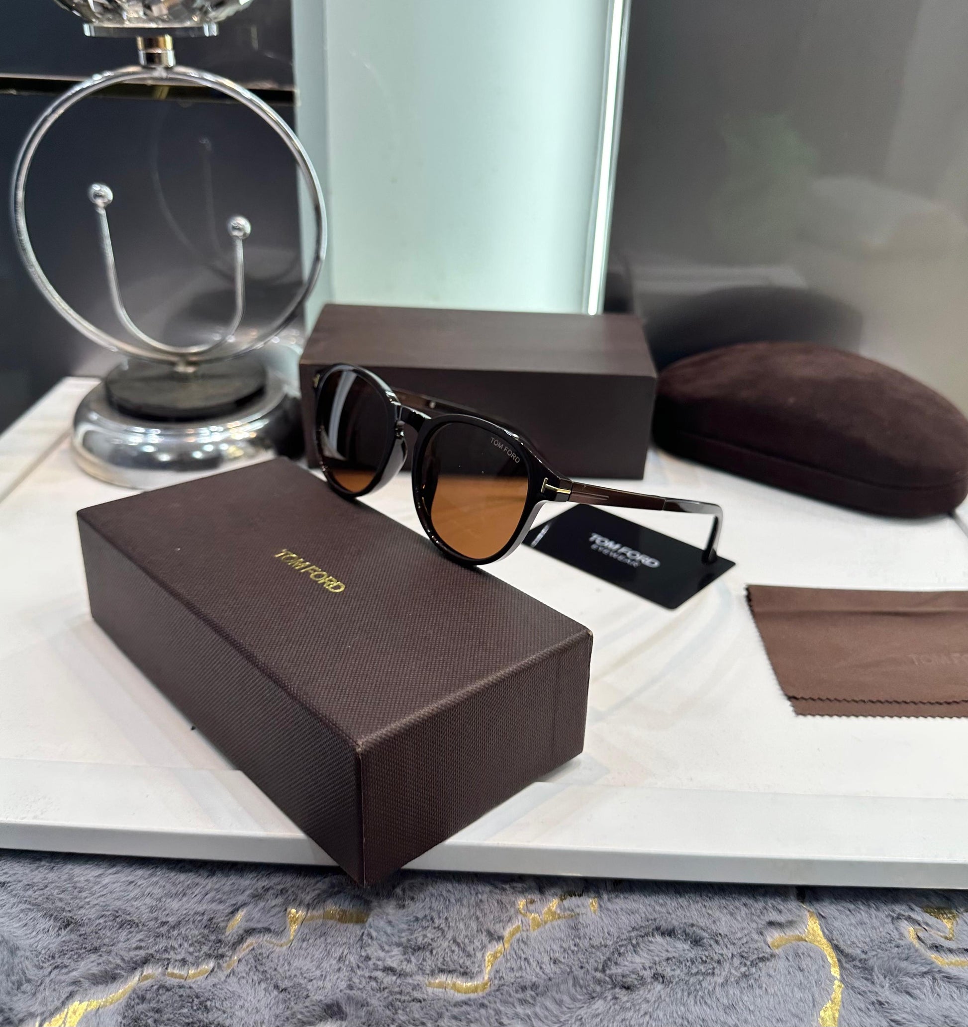 Tomforrd All Brown LUXURY Shades 2028