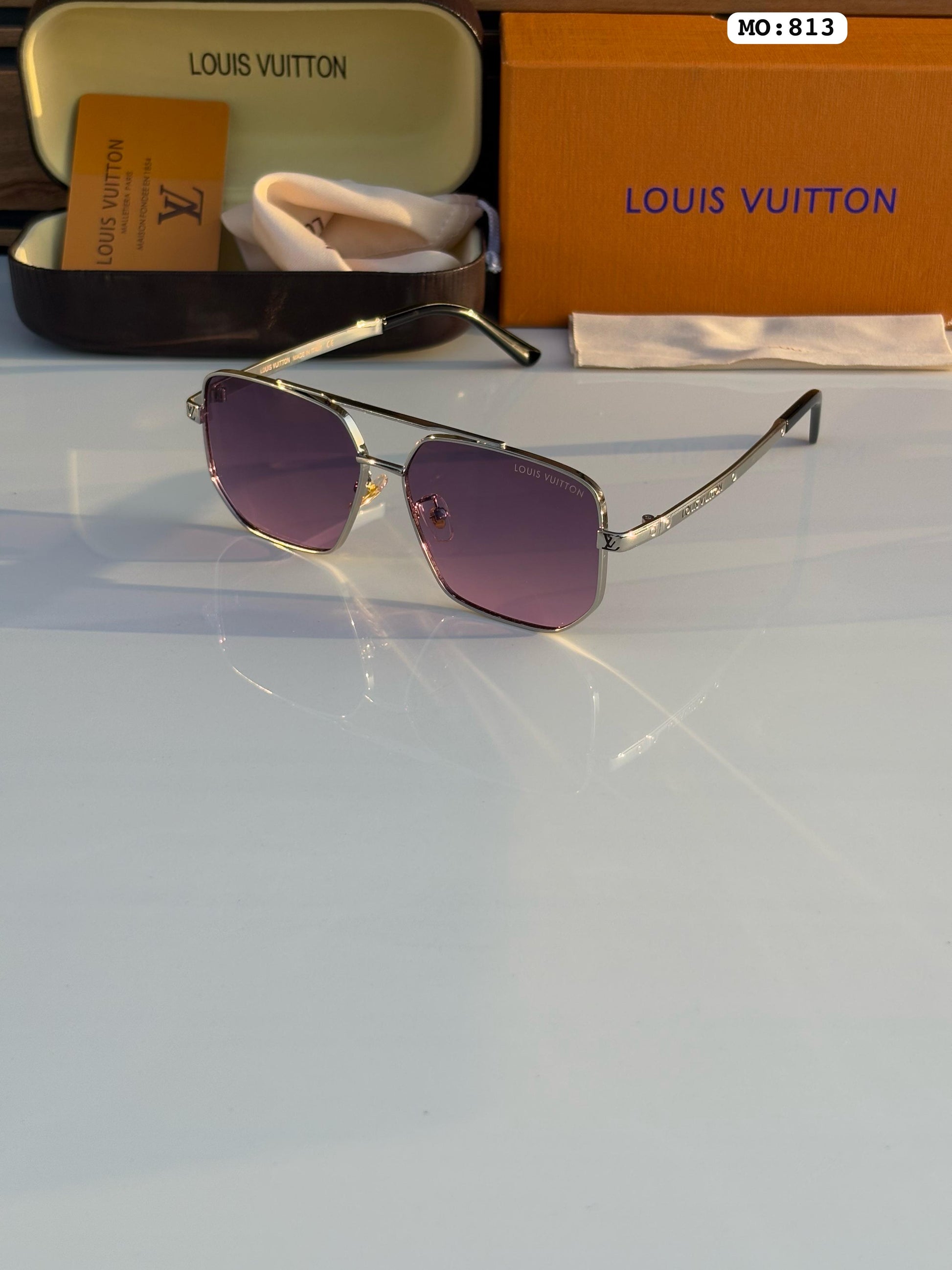 Louiss Vuittons 813 Silver Pink Shades