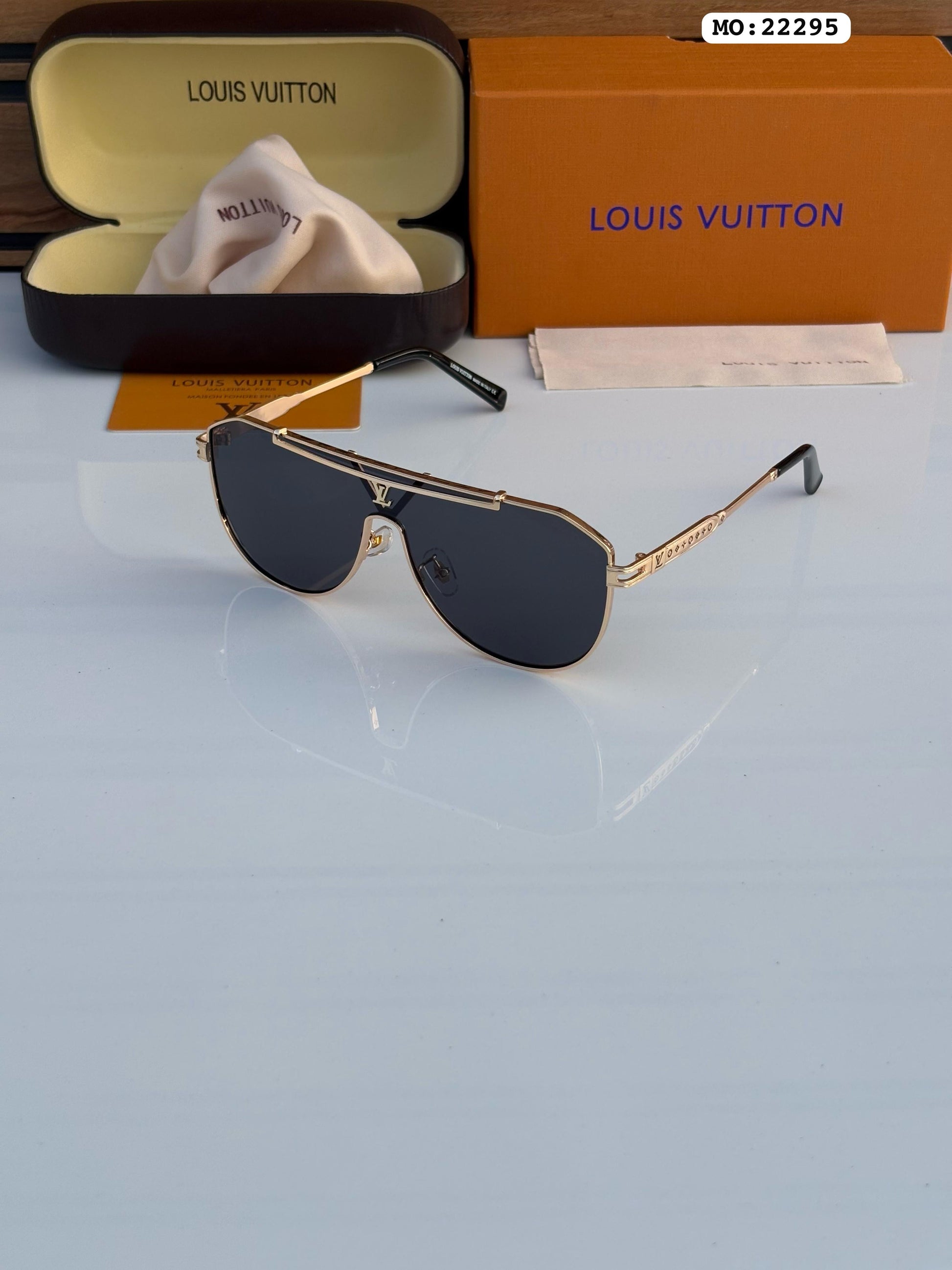 LOUISS VUITTONN 22295 GOLDEN BLACK