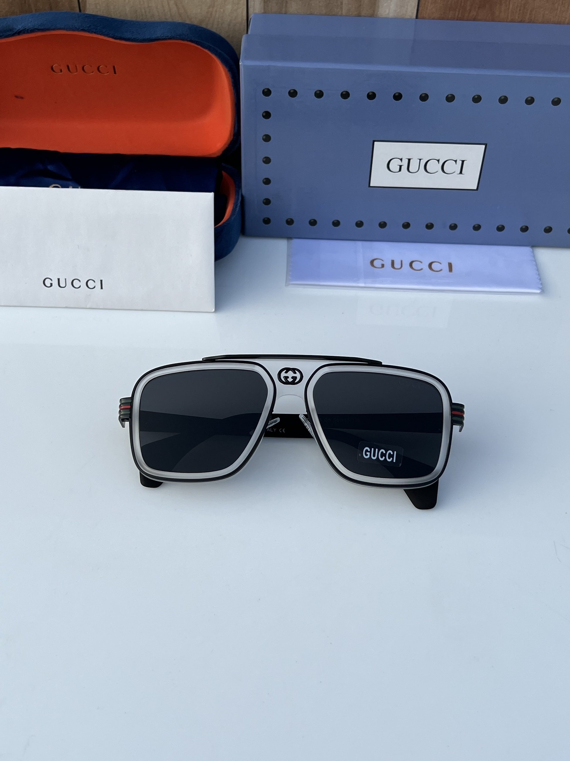 Guccii 1295 White/Black