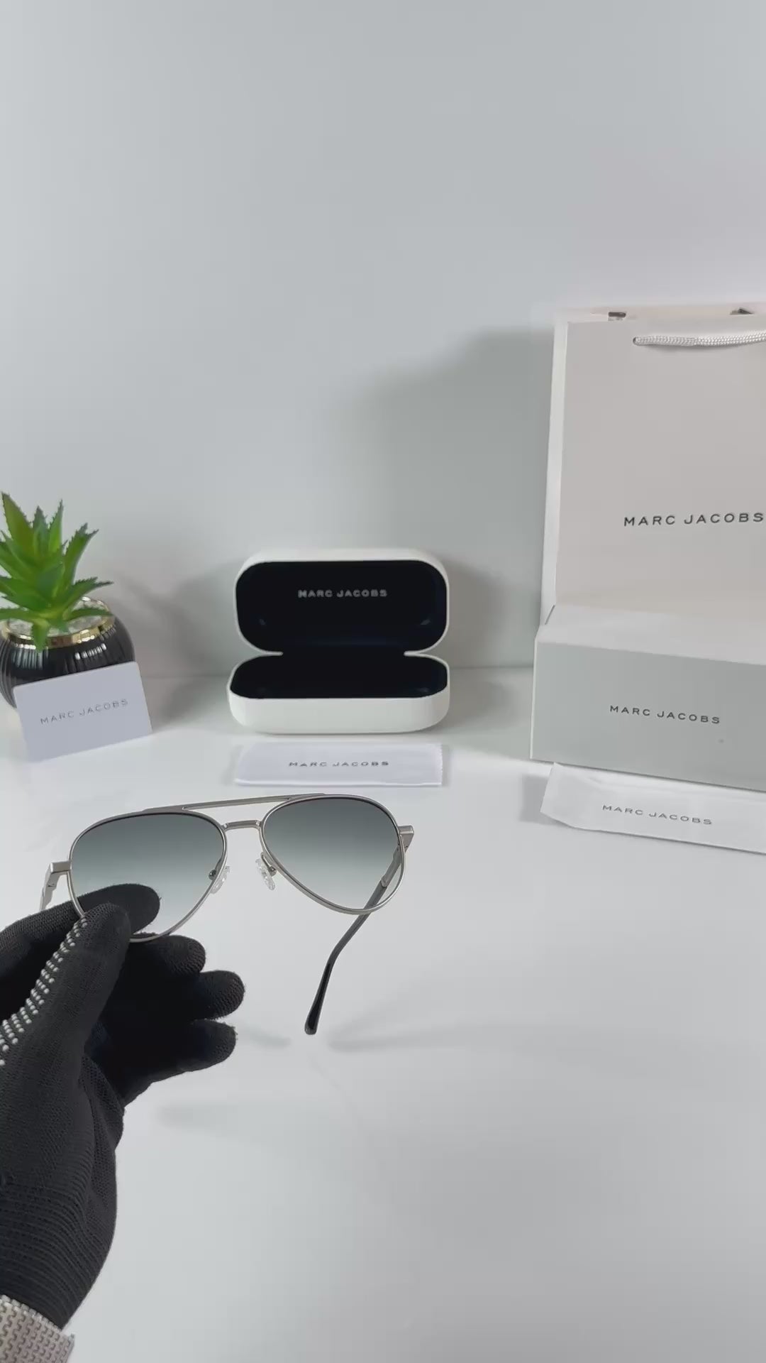 Marc Jacobs 513 Silver Metal
