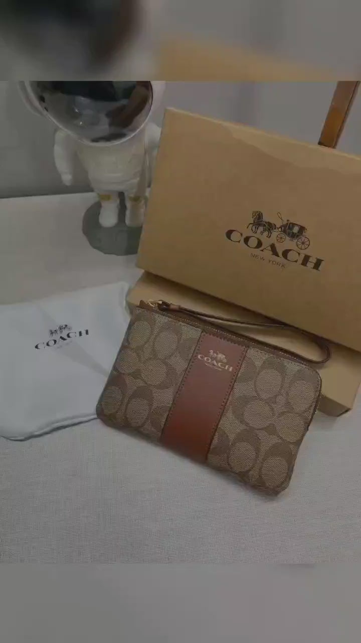 Coachh Corner 104 Brown Signature Premium