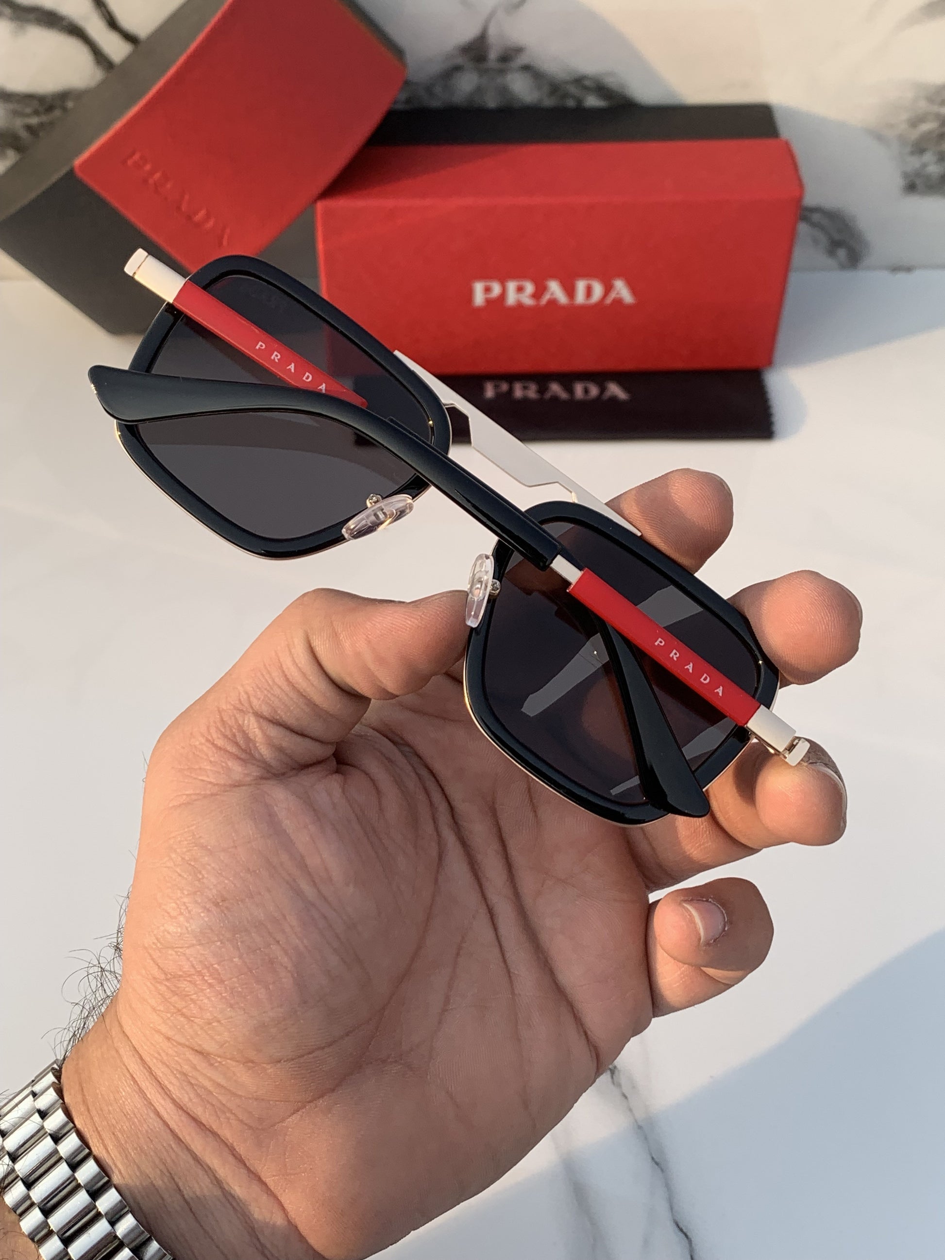 Pradaa 8805 Gold/Black