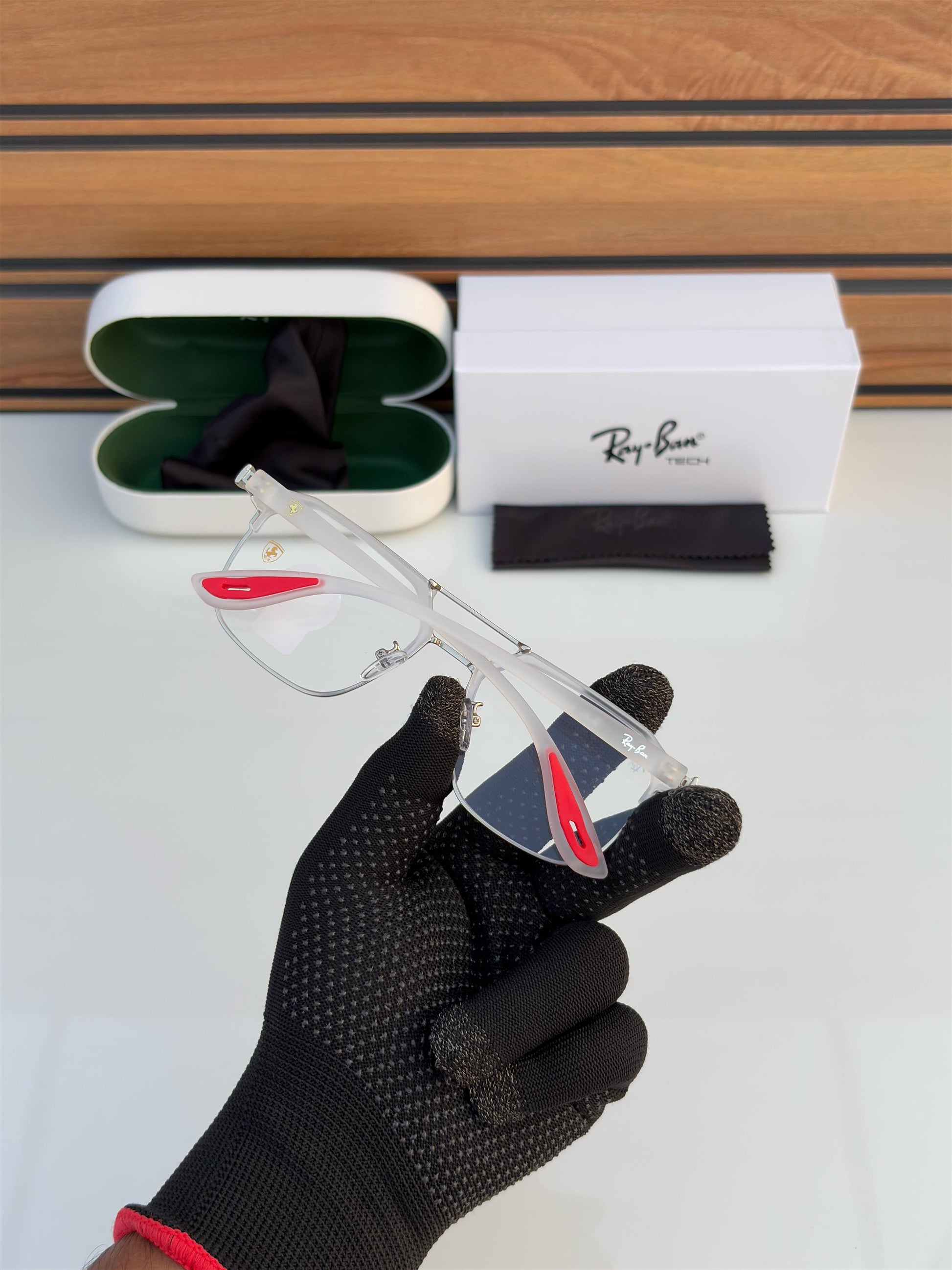 Raybann 04 Silver/Transparent Red tip