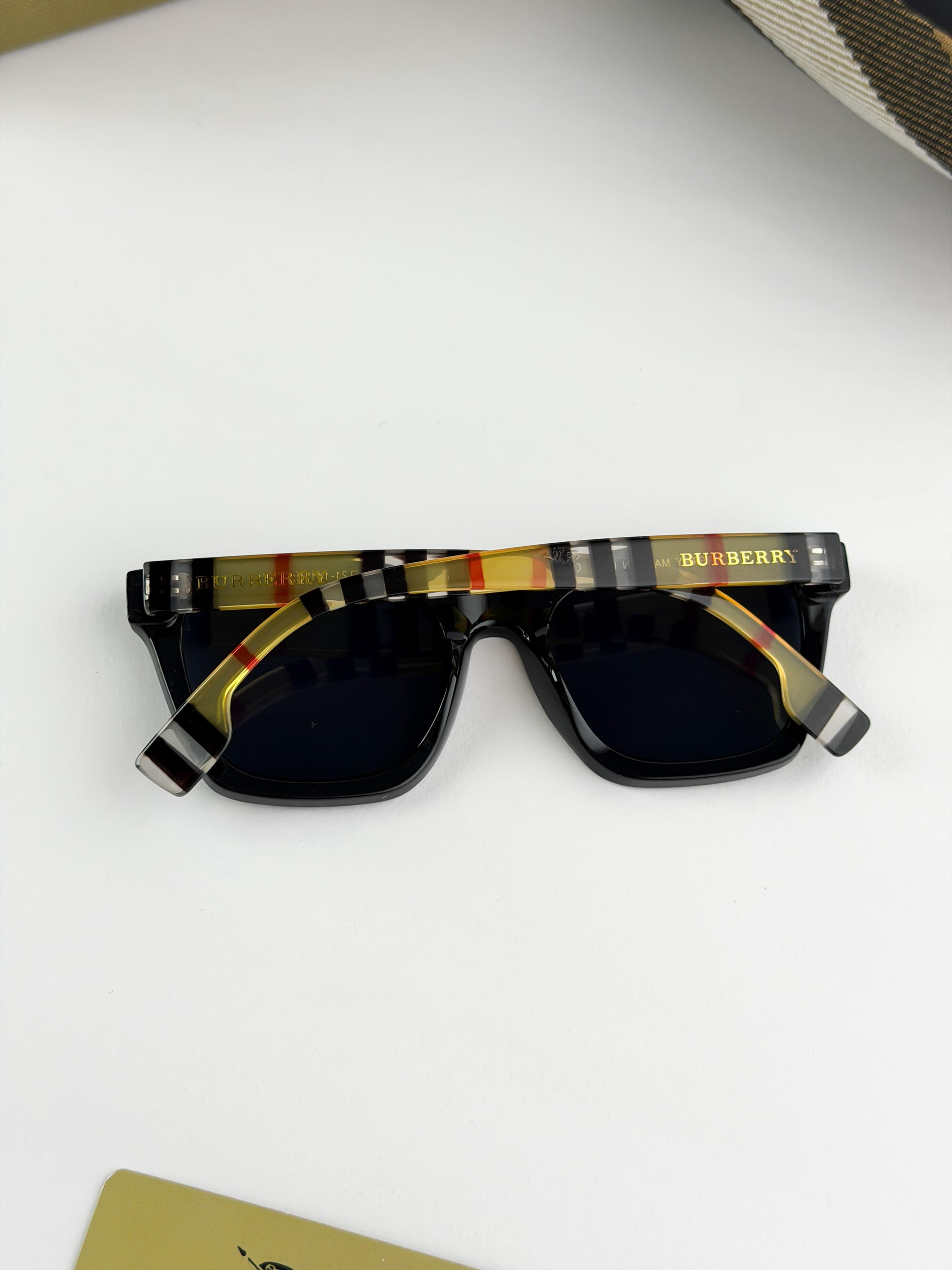 Burrberry Signature Black 2848