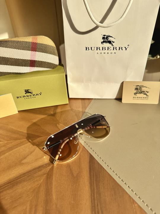 Burrberry 23068 Brown