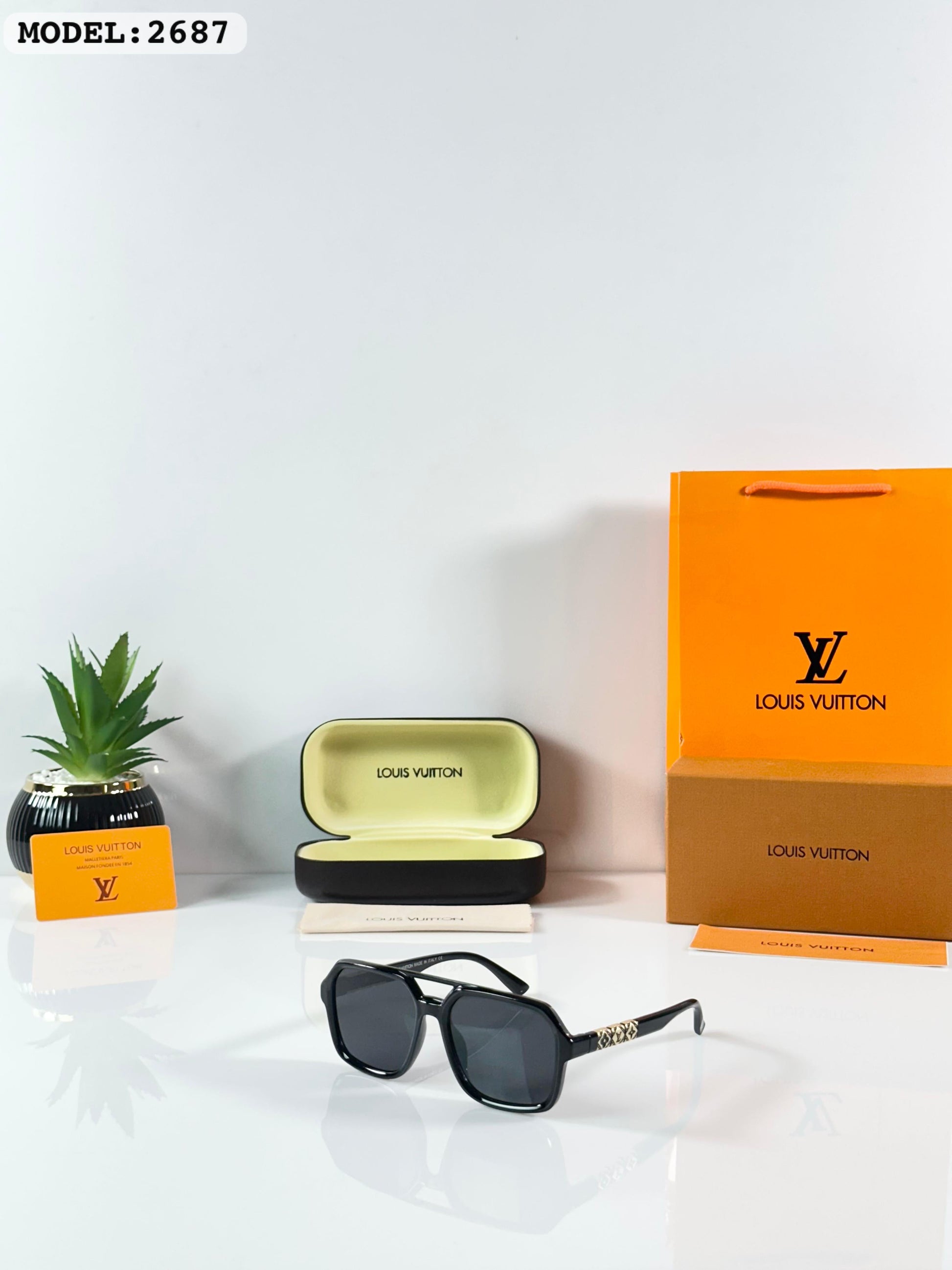 Louis Vuiiton 2687 Black