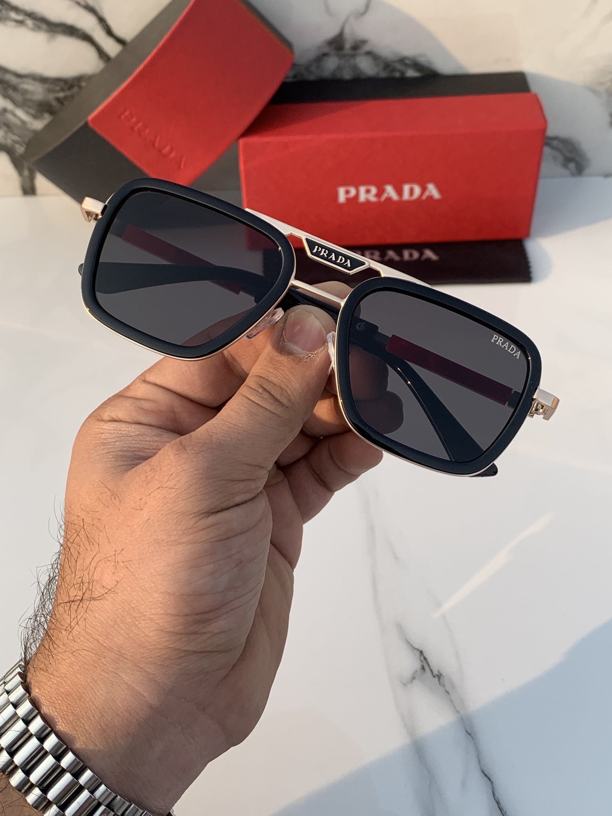 Pradaa 8805 Gold/Black