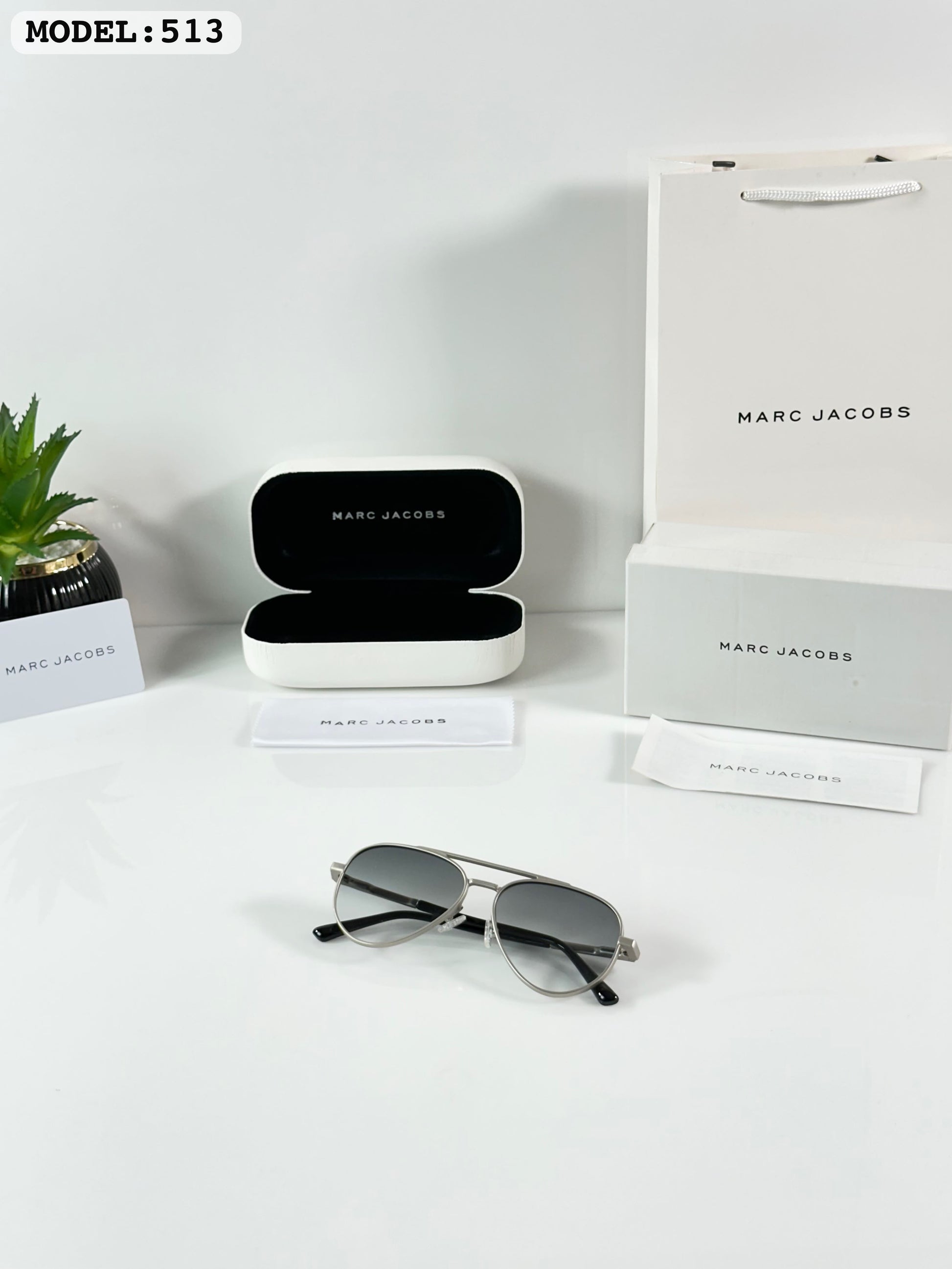 Marc Jacobs 513 Silver Metal