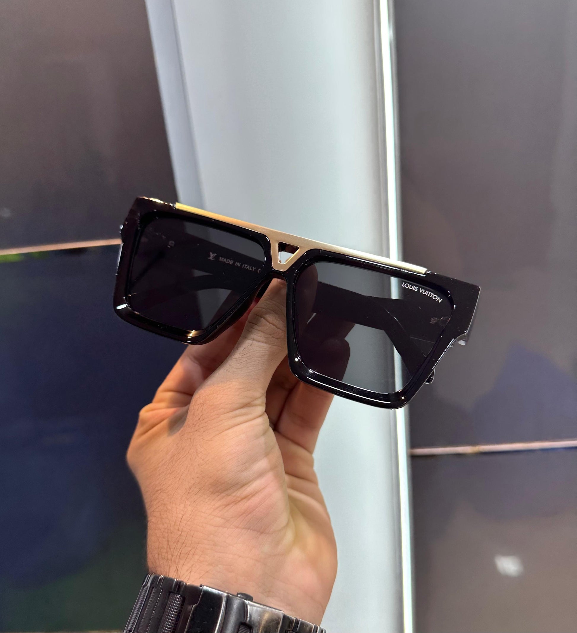 Louiis Vuitton 1502 Black Premium Sunglass