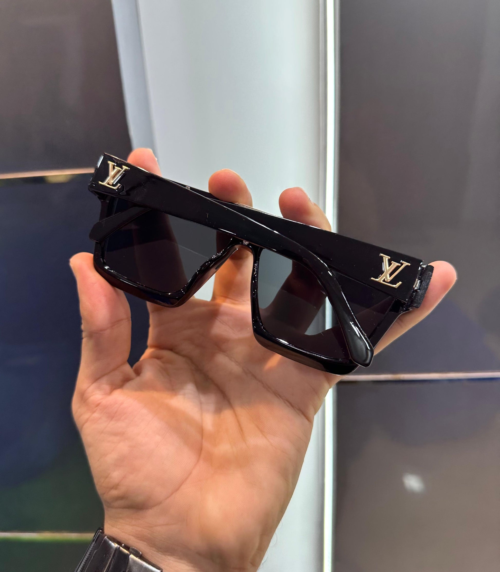 Louiis Vuitton 1502 Black Premium Sunglass