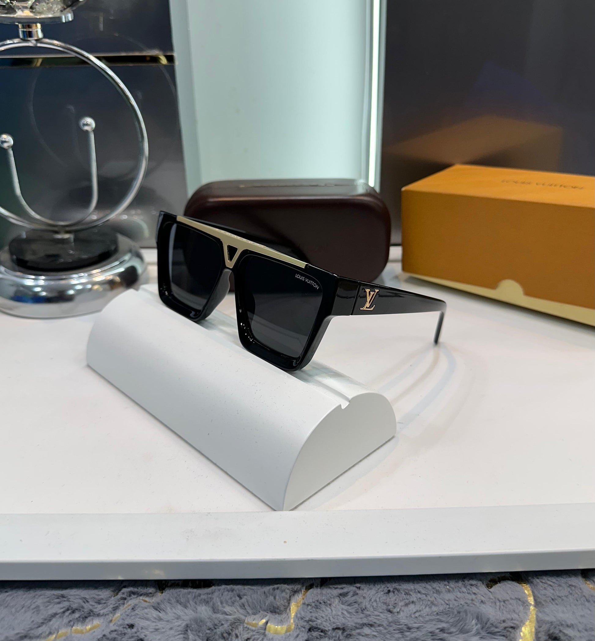 Louiis Vuitton 1502 Black Premium Sunglass